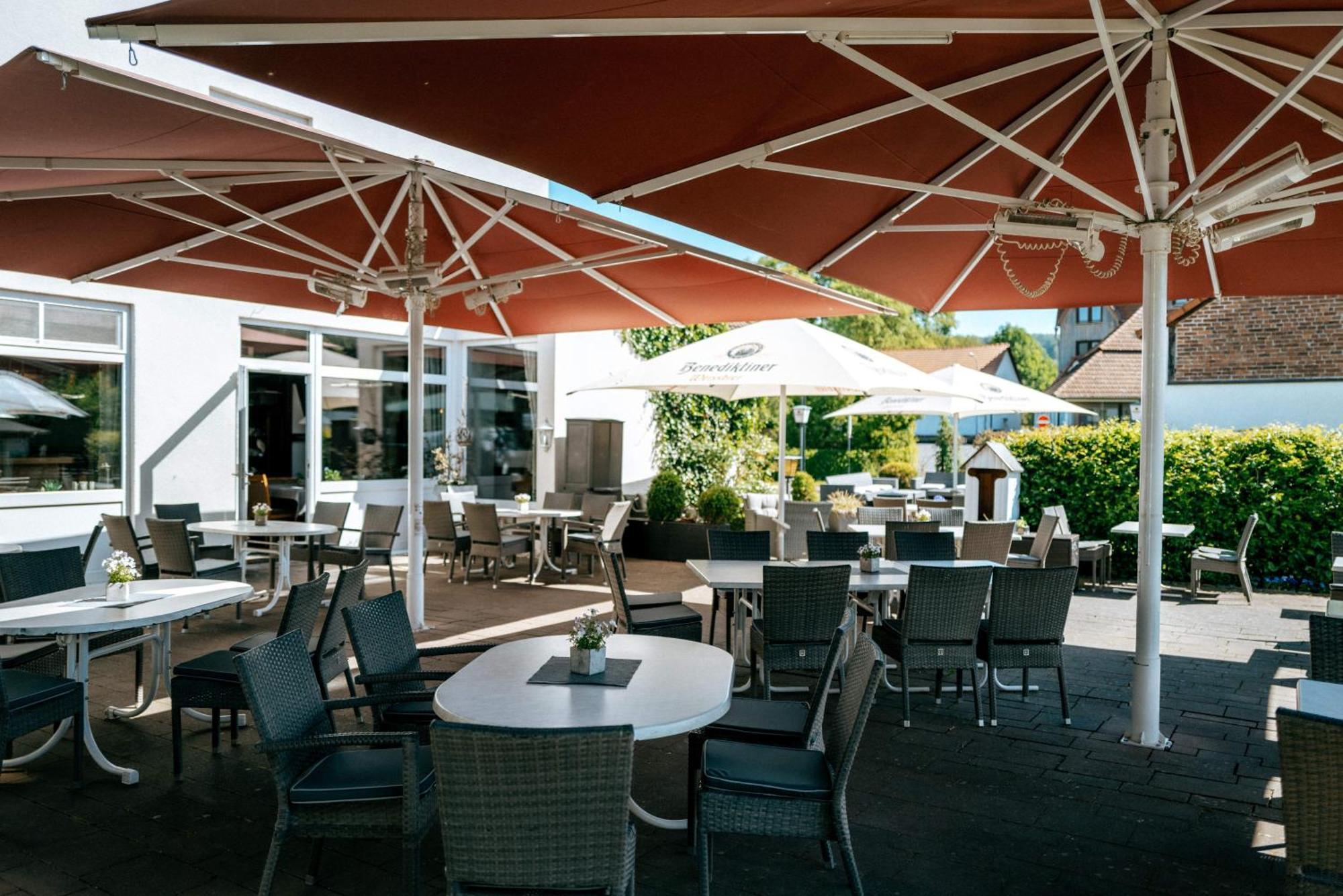 Hotel & Restaurant Kronenhof Am Weser-Radweg Oberweser Exterior foto